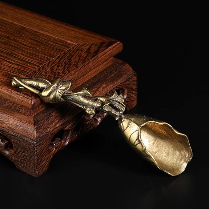 Vintage Tea Scoops Lotus Leaf Shape Loose Leaf Tea Copper Brass Tea Shovel Decorative Measuring Shovel for Coffee Powder Condiments Sugar Pets Food