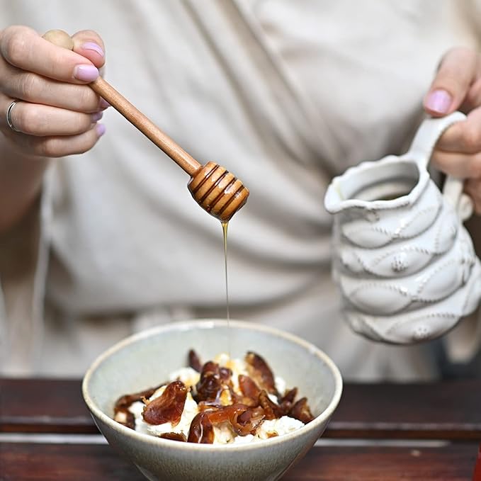 95Pcs Wooden Honey Dippers, Premium Natural Honey Dipper Stick, 3 Inch Mini Honeycomb, Honey Stirrer Stick for Jar Dispense Drizzle Honey and Wedding Party Present