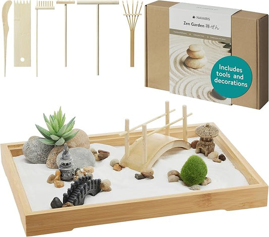 Navaris Zen Garden Kit - Mini Japanese Sand Garden - Miniature Meditation Stone Ornaments - Buddhist Gifts Complete Set - Rectangular Bamboo Tray, White Sand