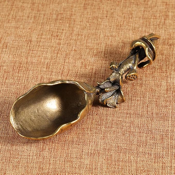 Vintage Tea Scoops Lotus Leaf Shape Loose Leaf Tea Copper Brass Tea Shovel Decorative Measuring Shovel for Coffee Powder Condiments Sugar Pets Food
